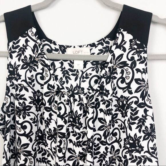 LOFT | Black & White Floral Sleeveless Tank Top SP - Picture 3 of 6